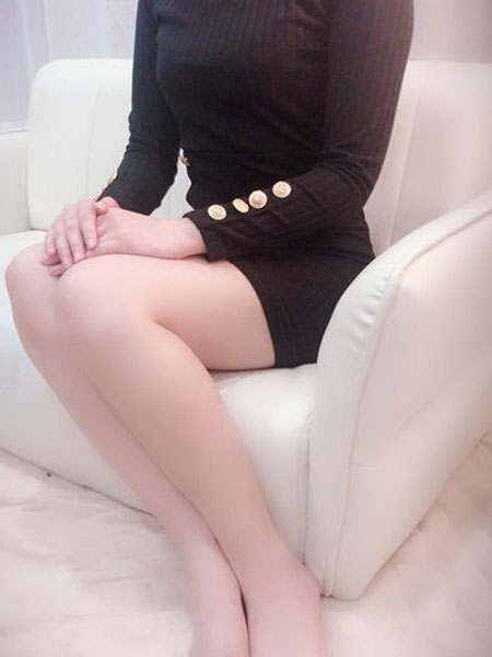 スレンダー美脚の美人セラピスト【さくら】さん♪