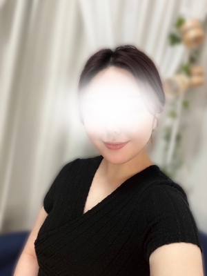 その清楚な雰囲気とスレンダーな体型で お客様をあっという間に魅了します♡