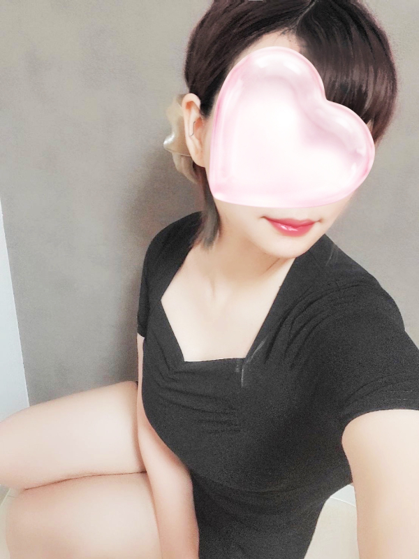 愛嬌があって美巨乳❤とてもカワ