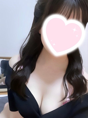 清純黒髪スレンダー！　笑顔が魅力的なバランスの取れた女性らしいボディライン