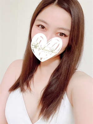 純粋さと大人の色気を巧みに組み