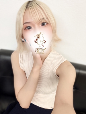 小さなお顔に、大きな瞳、キュッと引き締まったヒップ♡