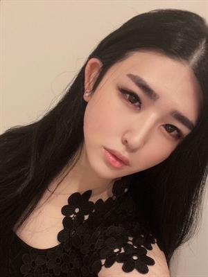 黒髪美人のお姉さん系ニューハー