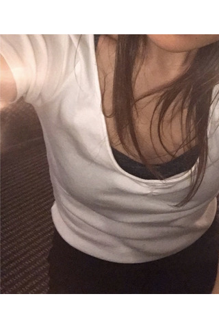 秋元まりな