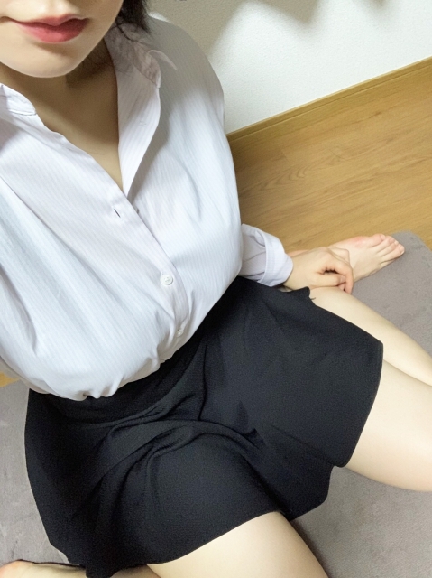 小山らゆ